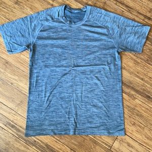 Lululemon Men short sleeve. Excellent condition